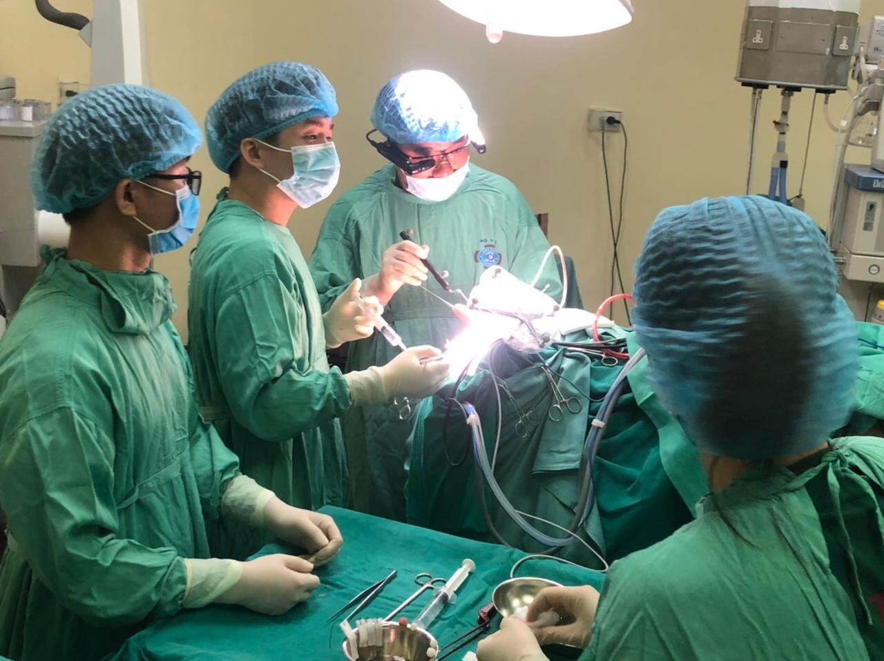 Smart Glasses Revolutionize Surgical Collaboration